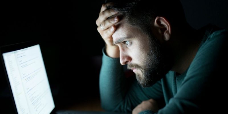 FOMO (Gelişmeleri Kaçırma Korkusu) Hastalığı Nedir?